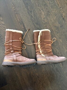 UGG Chestnut Brown Shearling-Trim Lace-Up Winter Boots